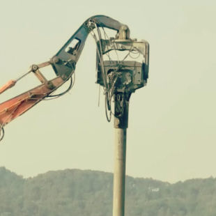 2800 RPM Hydraulic Sheet Pile Driver | Efficient Piling for Photovoltaic Projects in Wet Terrain