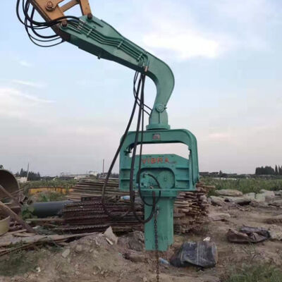 โครงสร้างขนาดกะทัดรัดอุปกรณ์ตอกเสาเข็มแบบสั่นสะเทือนความเร็วในการตอกเสาเข็มที่ถูกต้องแม่นยำ