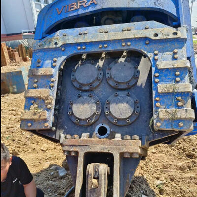 เครื่องตอกเสาเข็มไฮดรอลิกสำหรับงานหนัก: ความเข้ากันได้ของตัวขนส่งขนาด 85-100 ตัน และการติดตั้งเสาเข็มกำลังสูง