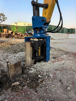 SV-300 Side Grip Pile Driver – Dual Pump Flow Merging System & Quick Tool Change System
