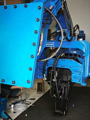 Self-Lubricating Bearing Pile Driver – FV-150 Quick Tool Change System For Maximum Uptime And Reduced Maintenance Costs